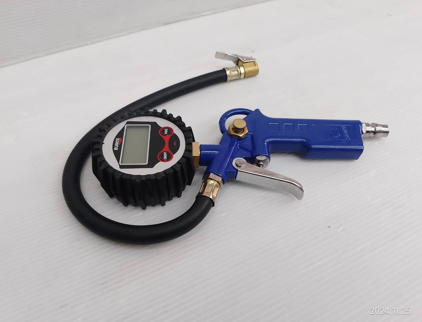 EUROX ปืนเติมลมยาง ความยาวสายเติมลม: 12 นิ้ว