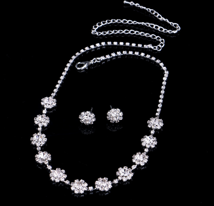 (พร้อมส่ง) สร้อยคอเพชร+ต่างหู 185 (เข็ม)