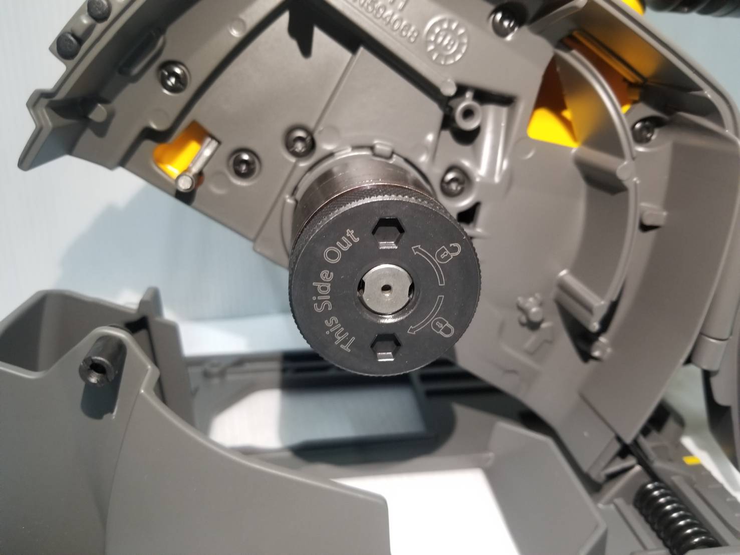 เครื่องเซาะร่องผนัง54V DCG200NT DEWALT