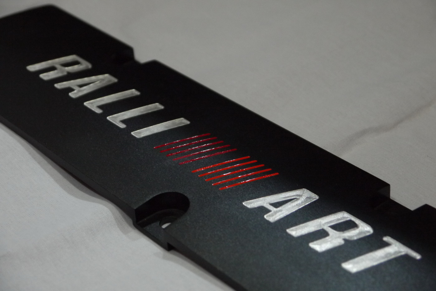 RALLIARTฝาครอบหัวเทียน สำหรับ Mitsubishi Lancer EX