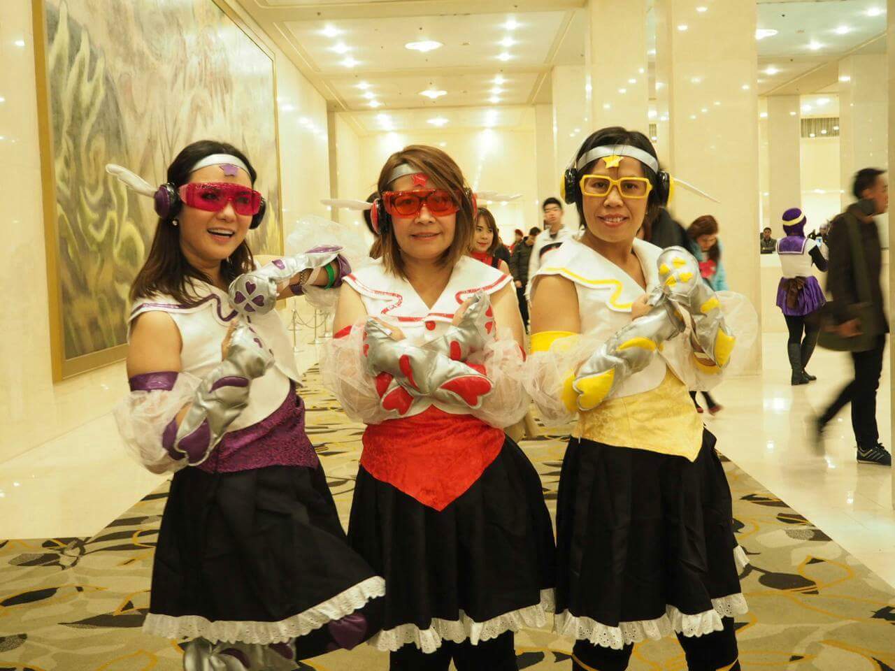 ชุดขบวนการไอดอลเรนเจอร์ 5 สี @ Momoiro Clover Z