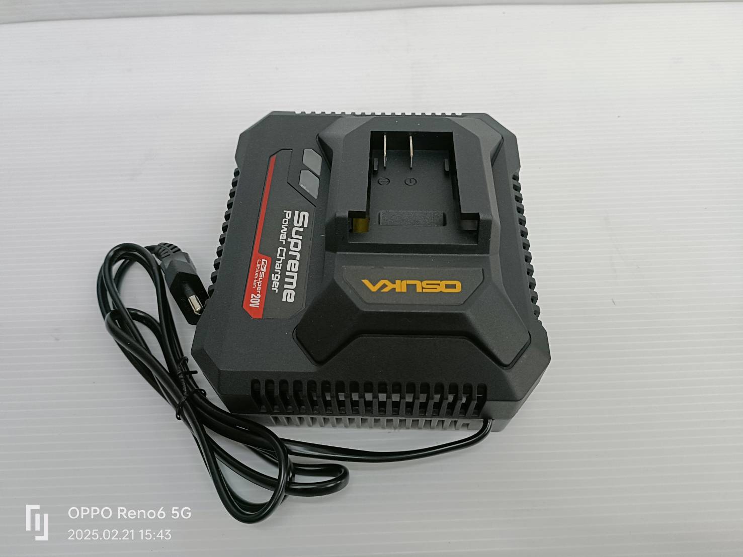 แบต 20V/8.0Ah พร้อมแท่นชาร์จ Supreme Power OCB-208-4A OSUKA