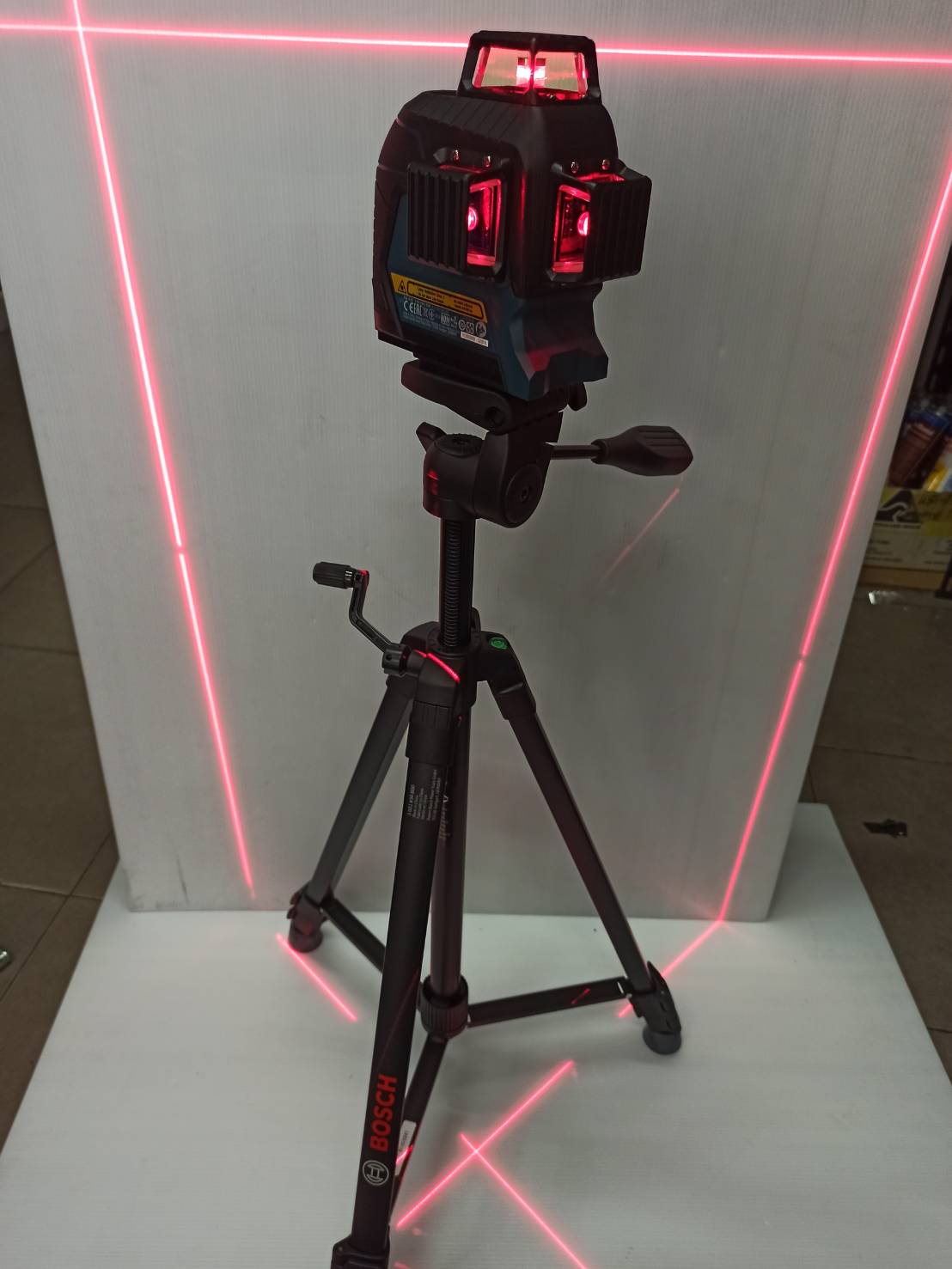 เลเซอร์ระดับ12เส้น แสงแดง GLL3-80 BOSCH กล่องพลาสติก