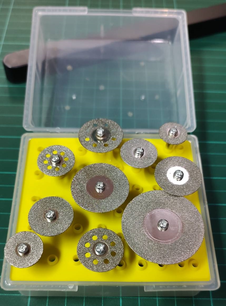 ชุดใบตัดเพชร 10ชิ้น แกน3มม. E18829