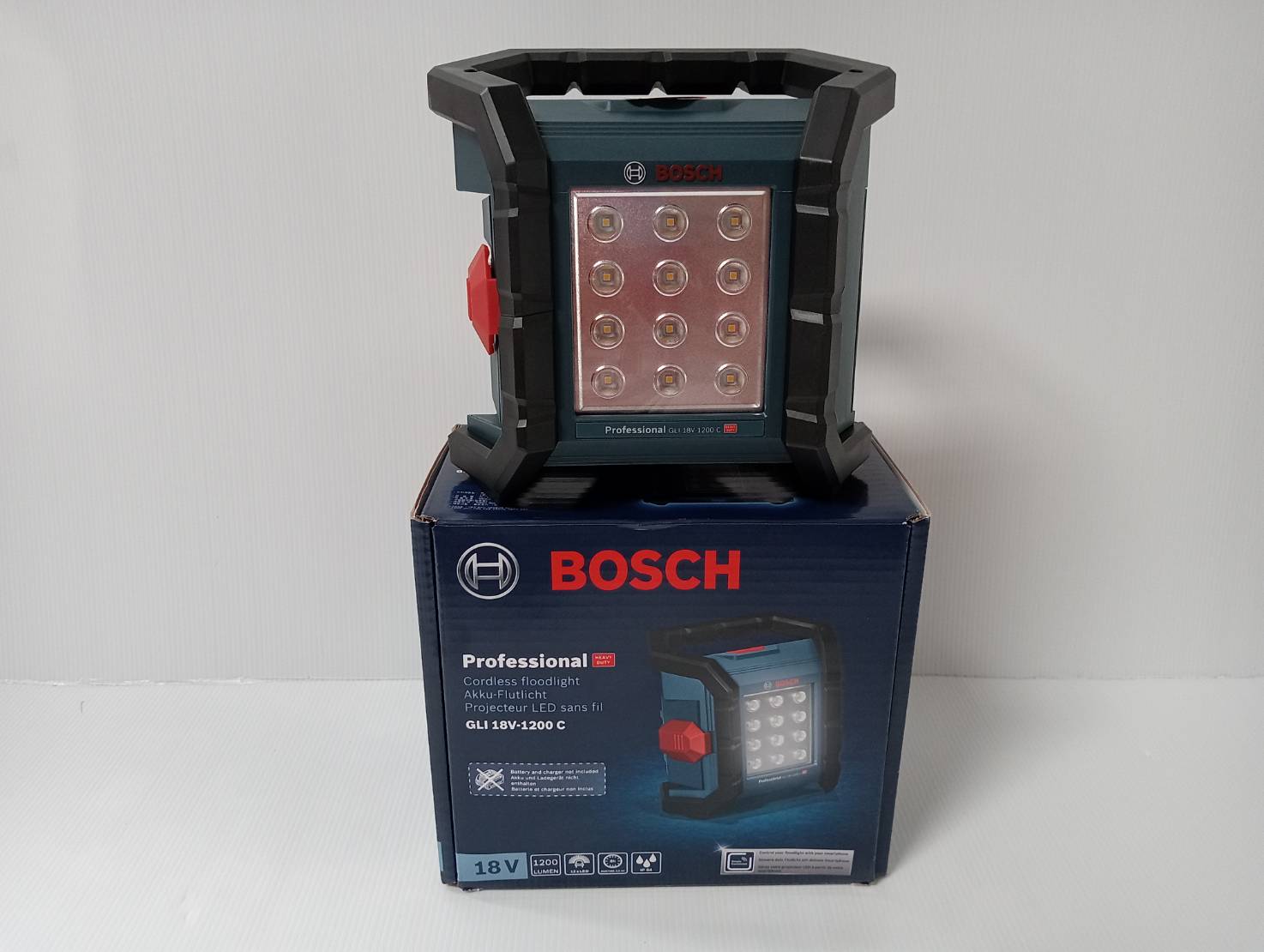 ไฟฉายไร้สาย GLI18V-1200C BOSCH Solo