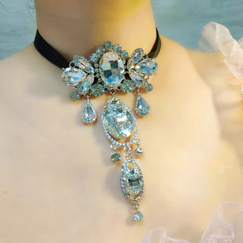 (พร้อมส่ง) สร้อยคอเพชร+ต่างหูแบบเข็ม 016 สไตล์วินเทจ ใส่ออกงาน สวยหรูดูแพง เพชรเม็ดใหญ่มาก