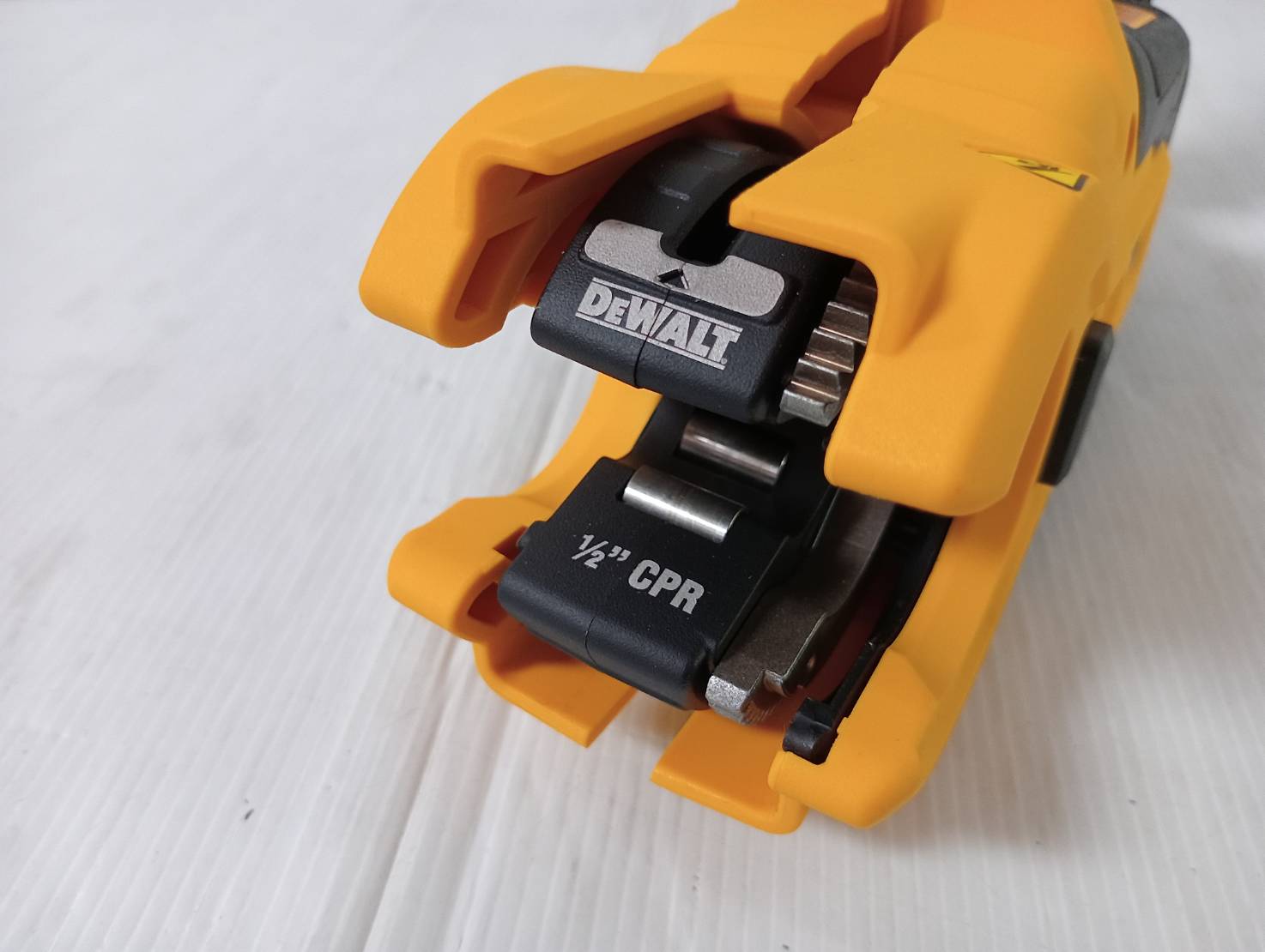 DEWALT อุปกรณ์เสริมสำหรับแปลงเป็นเครื่องตัดท่อทองแดง DWACPRIR