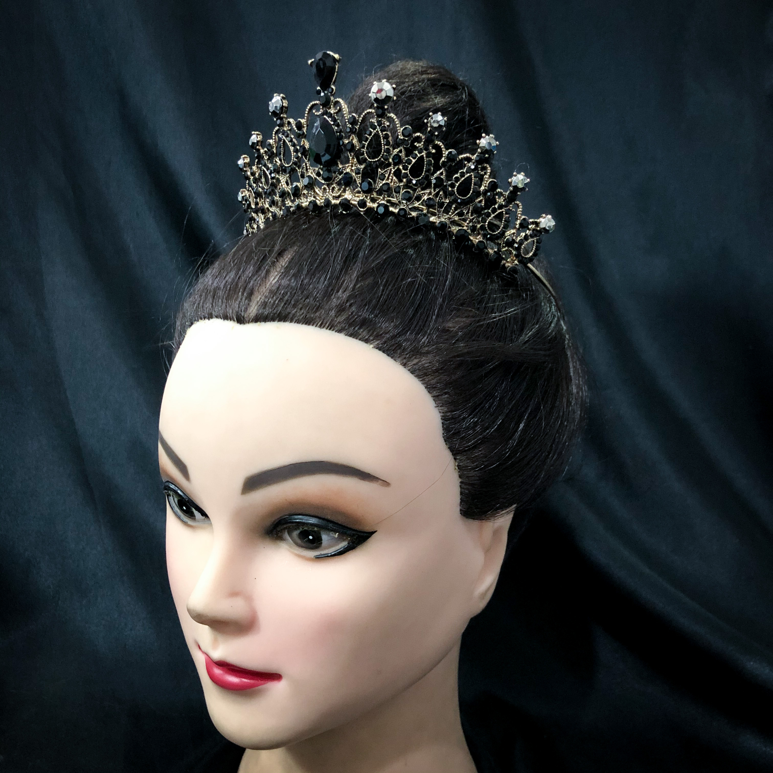 (พร้อมส่ง) มงกุฎสีดำ 004 งานสวย ปราณีต QCเพชรทุกเม็ด สินค้าพร้อมส่งจากไทย