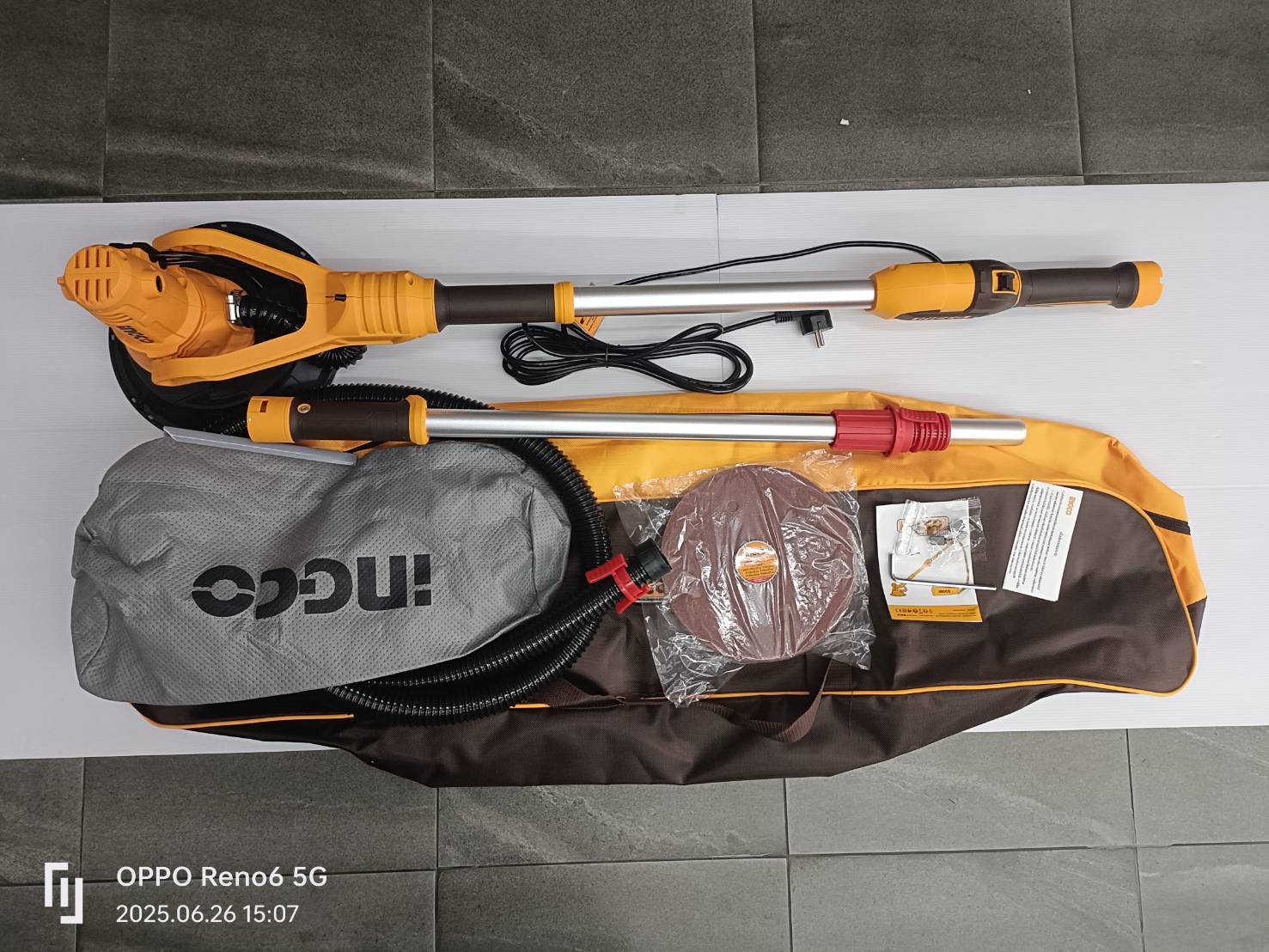 INGCO DWS105016 เครื่องขัดผนัง ด้ามยาว 1050W