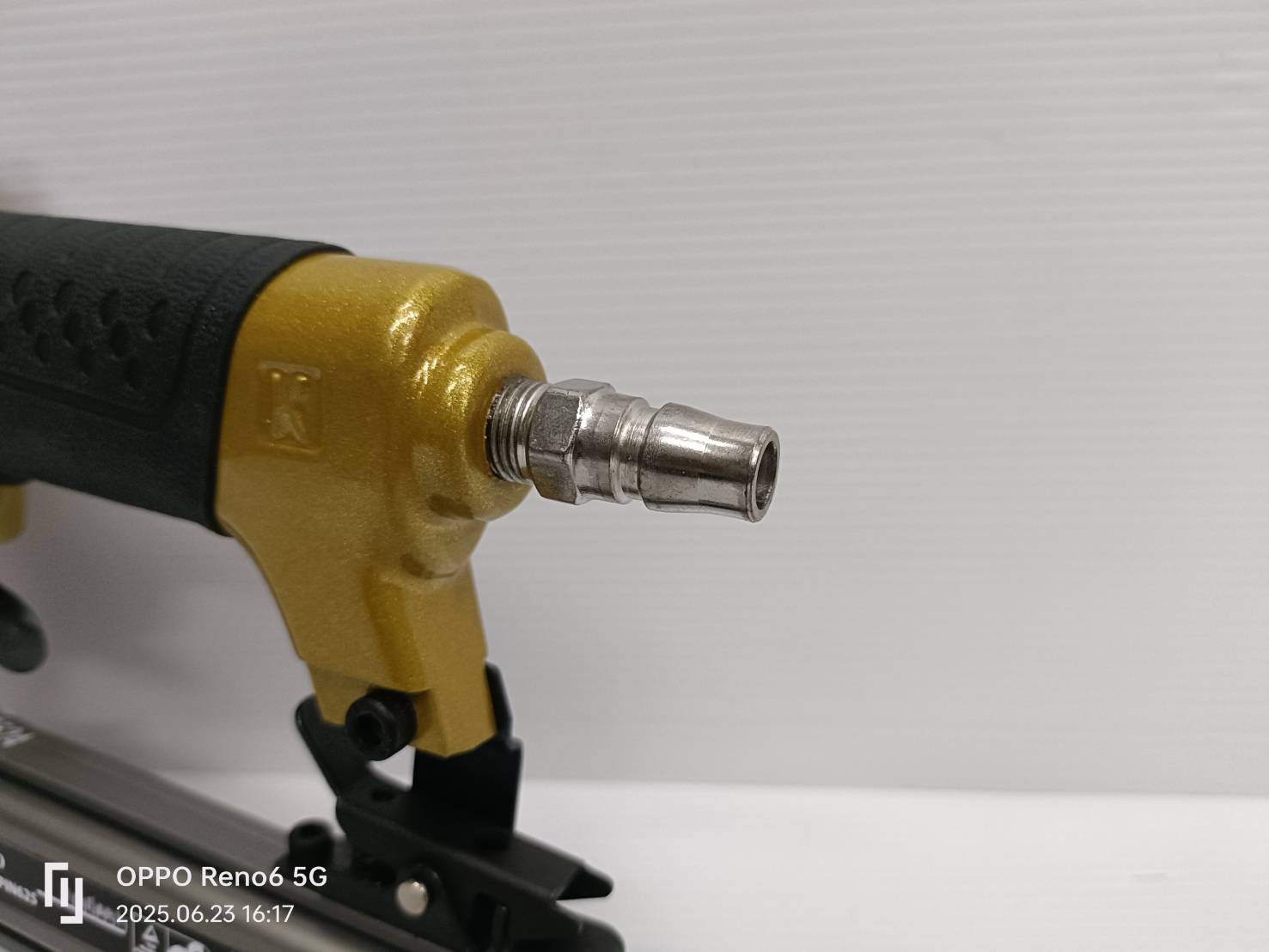 แม็กยิงตะปูลม หัวเข็ม P625 Eurox Gold