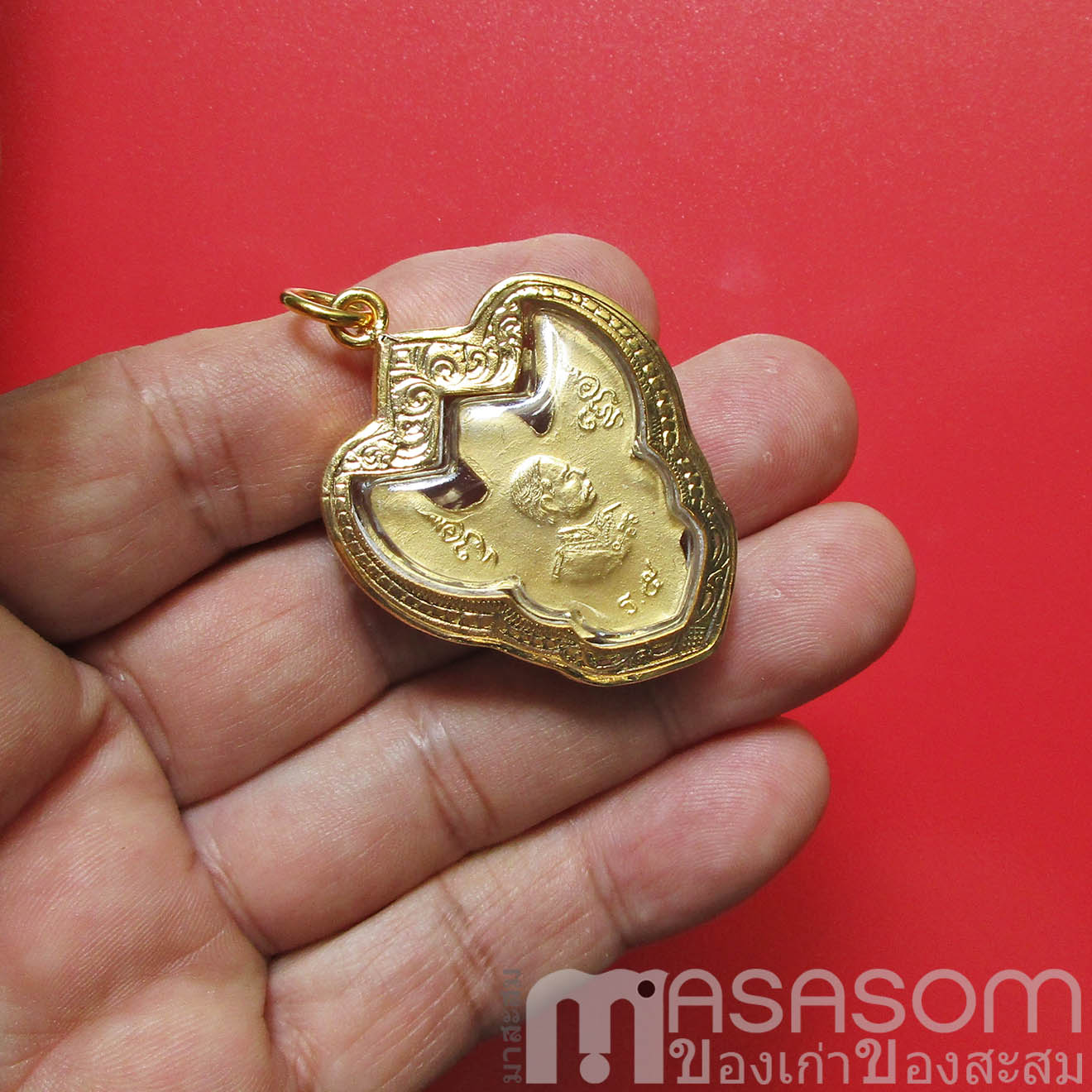 พญาครุฑล็อคเก็ต