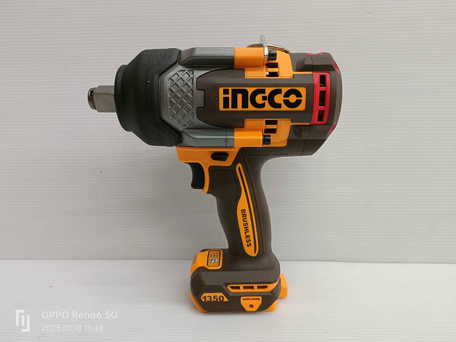 INGCO บล็อกไร้สาย3/4 1350Nm. รุ่น CIWLI20135 ครบชุด