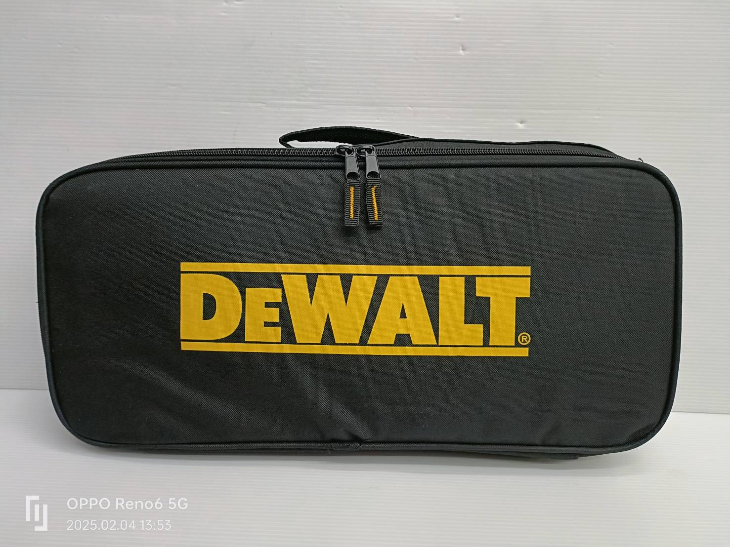 DEWALT อุปกรณ์เสริมดูดฝุ่น DWH050-XJ ใช้กับสว่านที่มีขนาด 38-52 มม.