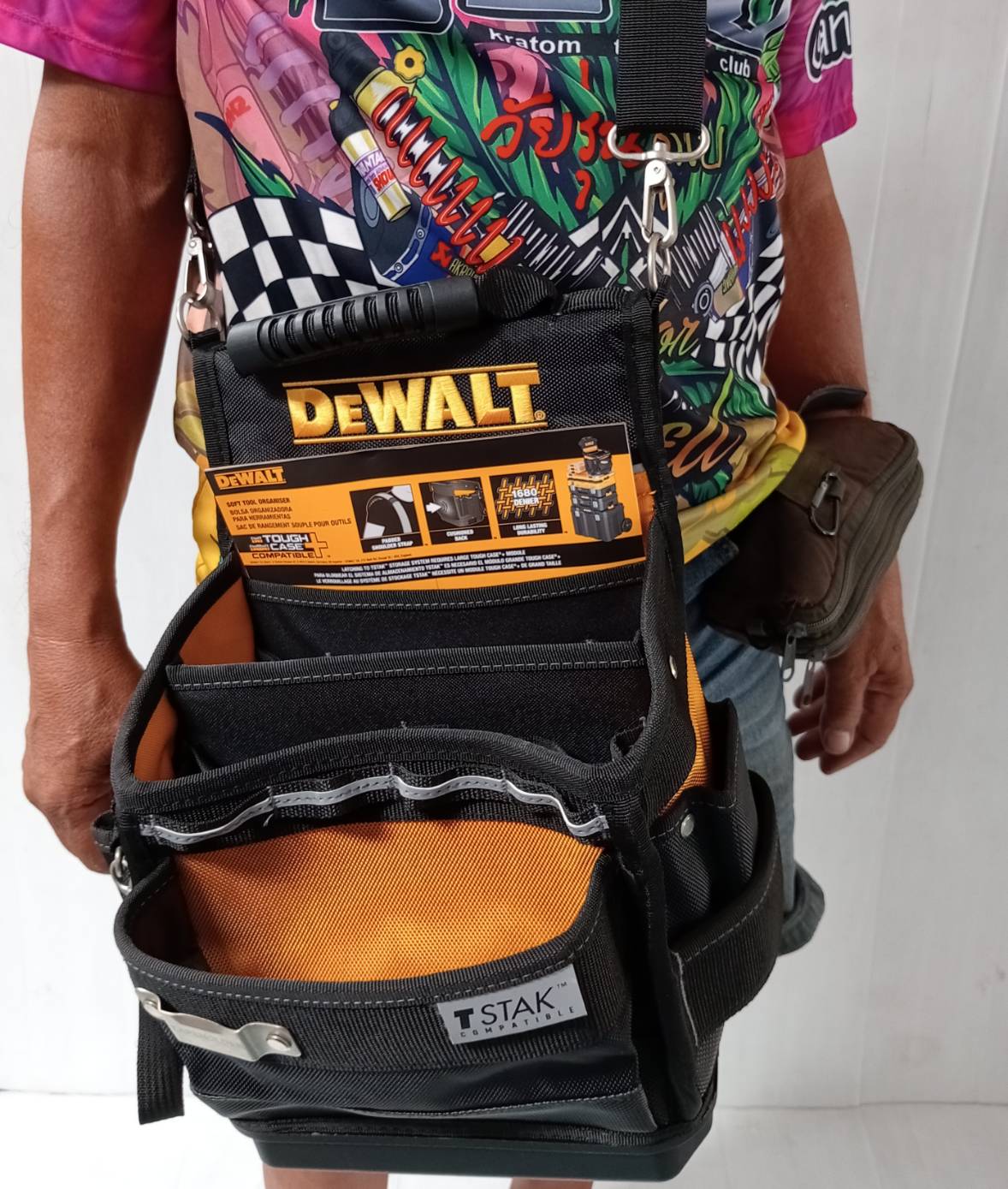 DEWALT กระเป๋าสะพายข้าง DEWALT TSTAK รุ่น DWST83541-1