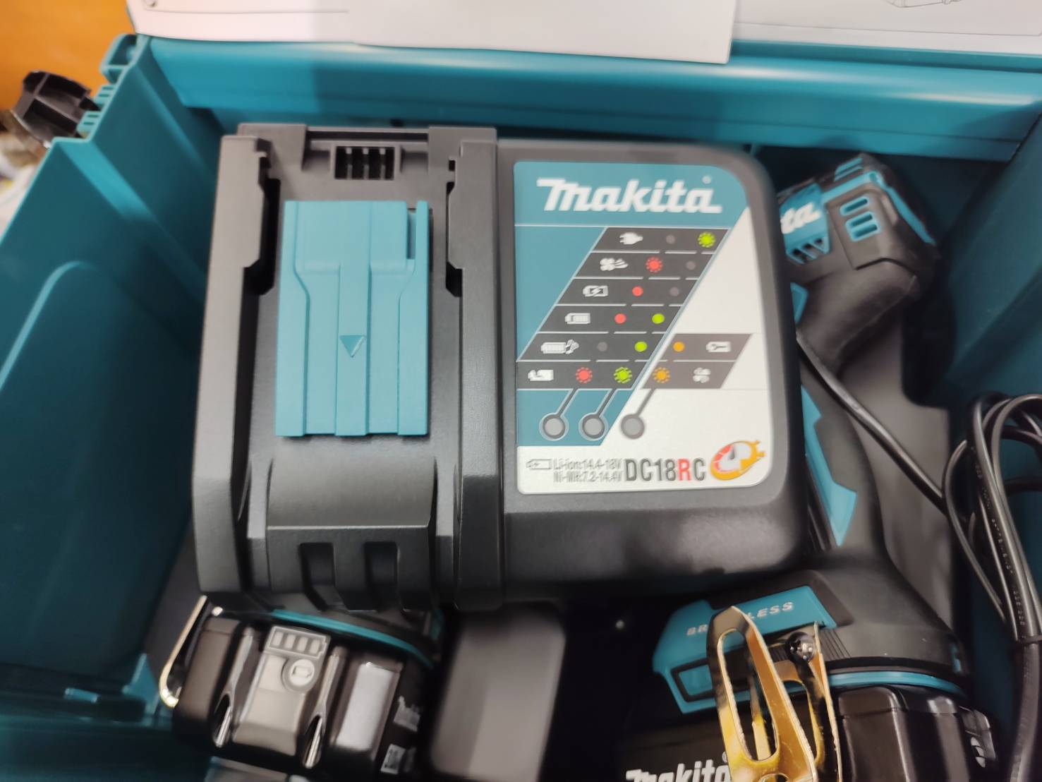 ชุดคอมโบ้ DLX2417J MAKITA (DHP484+DTD156)