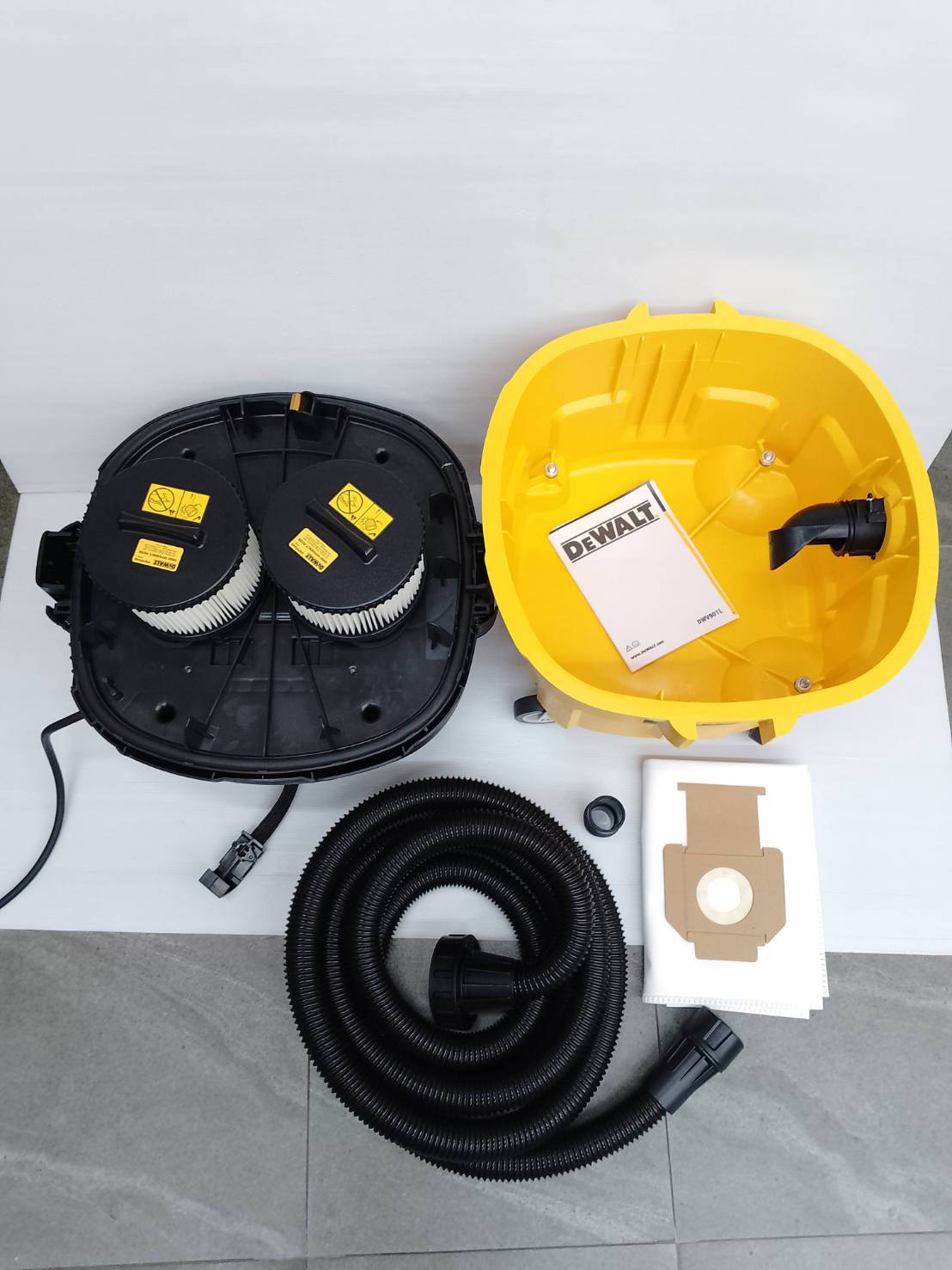 DEWALT รุ่น DWV901L-QS เครื่องดูดฝุ่นแห้งเปียก 30 ลิตร 1400 วัตต์