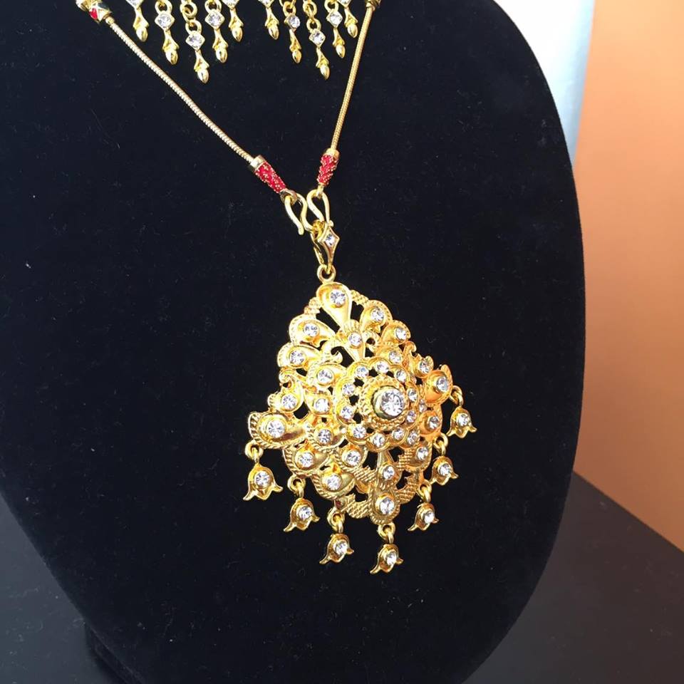 (พร้อมส่ง) เครื่องประดับไทยสร้อยคอ+ต่างหู 017