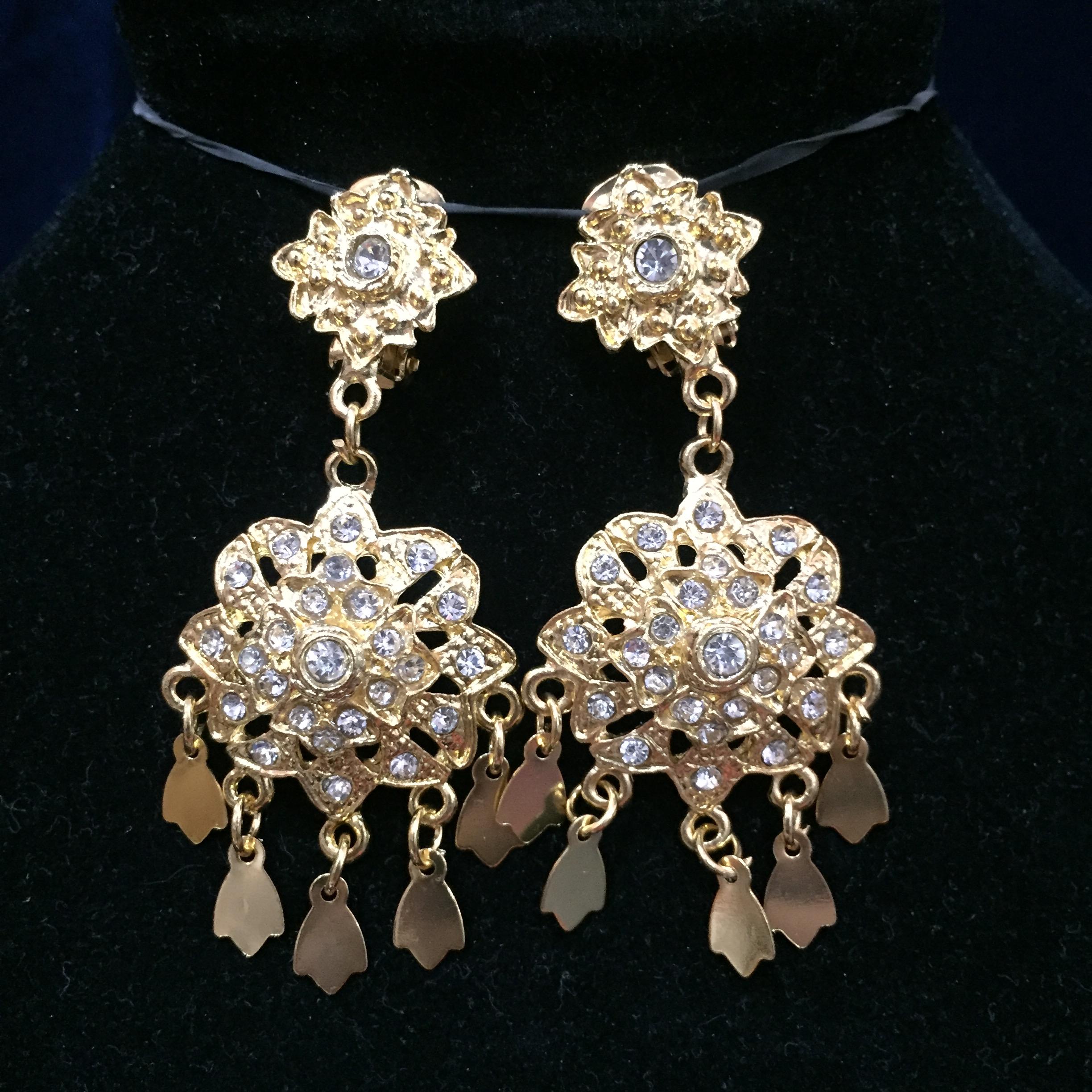 (พร้อมส่ง) ต่างหู 007 สีทอง เครื่องประดับชุดไทย แบบหนีบ