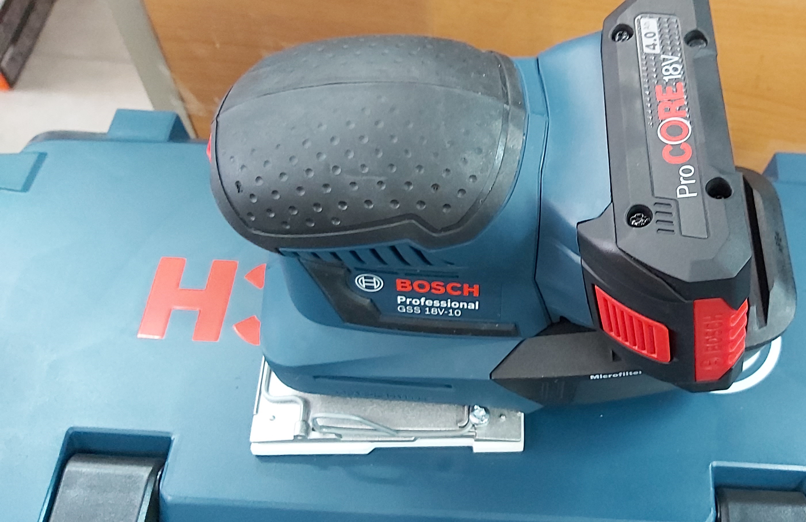 ขัดกระดาษทรายมัลติไร้สาย GSS18V-10 BOSCH SOLO