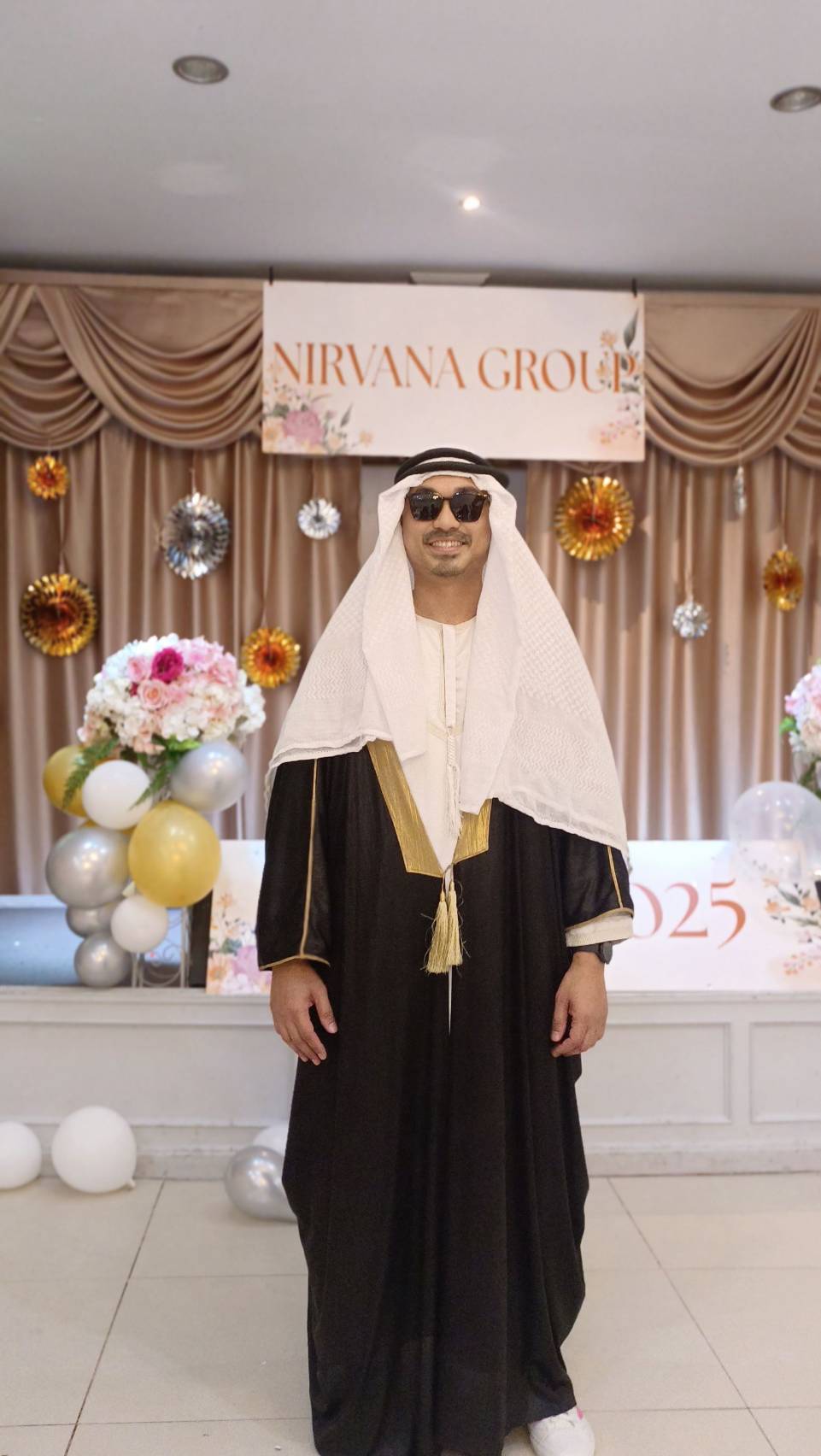 ชุดเจ้าชายอาหรับ / ชุดเจ้าชายดูไบ / ชุดชีคอาหรับ / ชุดเศรษฐีอาหรับ / ชุดเศรษฐีดูไบ