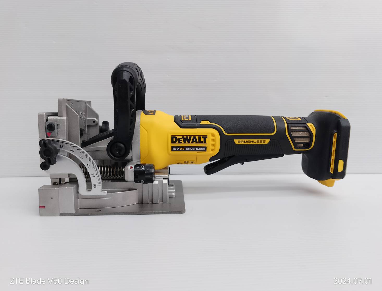 เครื่องต่อไม้ไร้สาย (Biscuit Jointer) 18V DCW682N DEWALT (ตัวเปล่า)