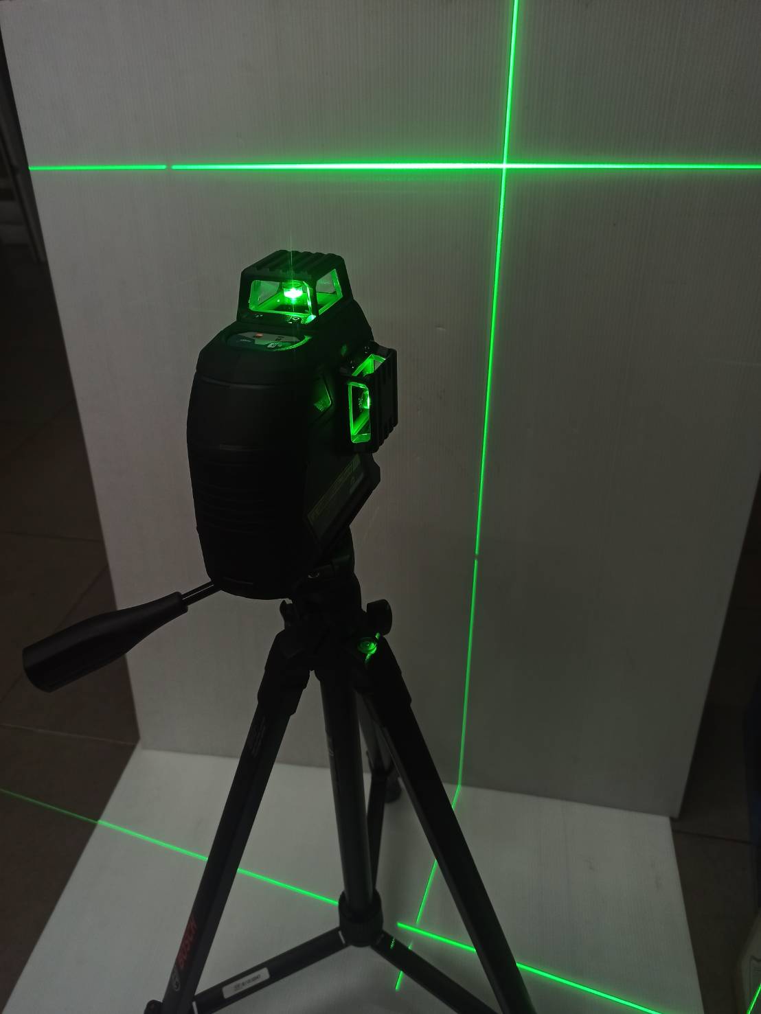 เลเซอร์ระดับ12เส้น แสงเขียว GLL3-60XG BOSCH