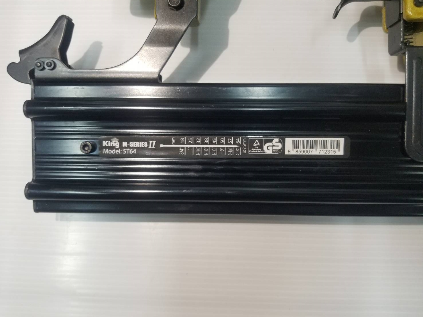 แม็กยิงตะปูลมคอนกรีต-ไม้ ขาเดี่ยว ST-64 KING (M-SERIES) II