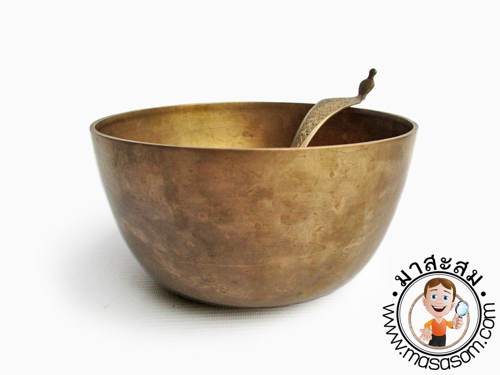 ขันทองเหลืองเก่าพร้อมทัพพี