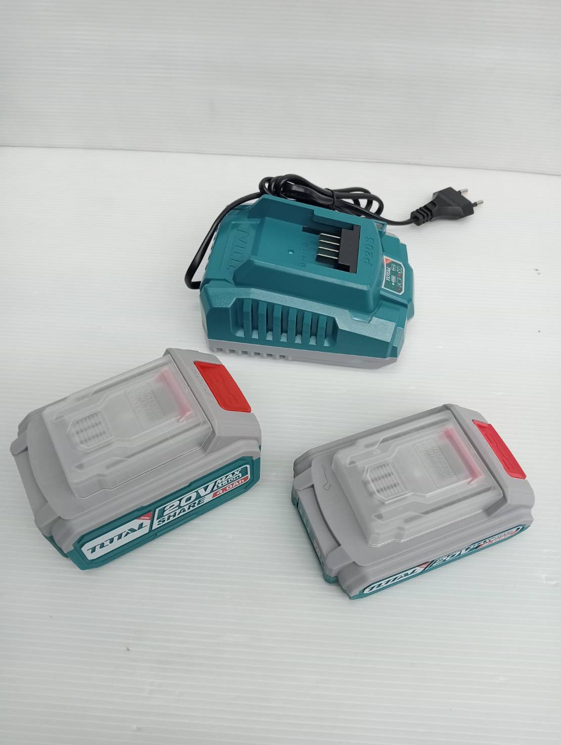 TOTAL Combo Set 46 สว่านกระแทก ไร้สาย 66N + เครื่องเจียร์ ไร้สาย 20V BL motor TCKLI2027310