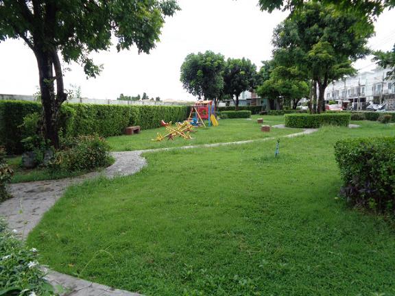 🚩H1284 ขายทาวน์โฮม แต่งสวย พร้อมอยู่ หลังมุม 22.7 ตารางวา หมู่บ้านอาร์เค พาร์ค 2 ( RK Park 2 ) ทำเลดี โครงการใหม่ ติดถนนใหญ่ เยื้องสวนสัตว์ซาฟารีเวิลด์