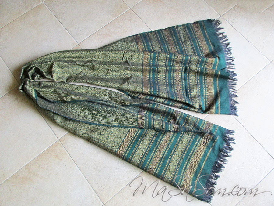 ผ้าคลุมไหล่ทอมือสีเขียว