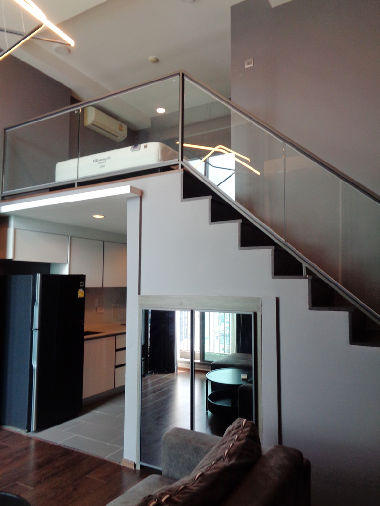 🚩 H1287 ขายขาดทุน คอนโด ซี เอกมัย 44ตารางเมตร Duplex (2ชั้น) อยู่ชั้น42 ใกล้ถนนเพชรบุรีเพียง 100 เมตร ห้องสวย พร้อมอยู่