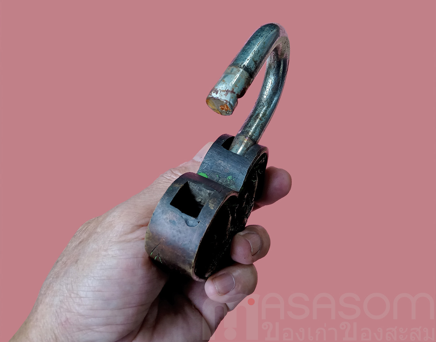 กุญแจทองเหลืองโบราณ