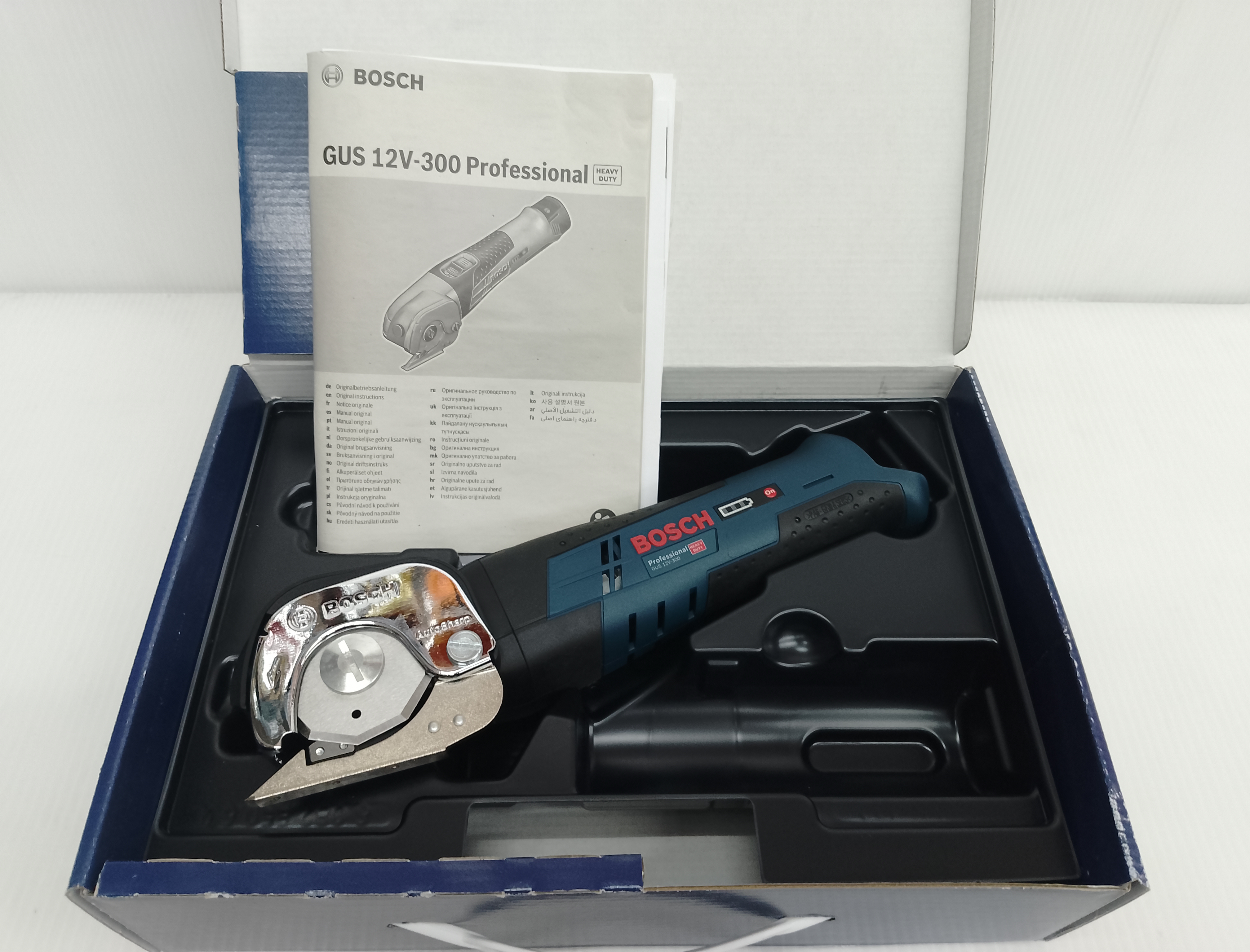 กรรไกรตัดอเนกประสงค์ไร้สาย GUS12V-300 BOSCH SOLO