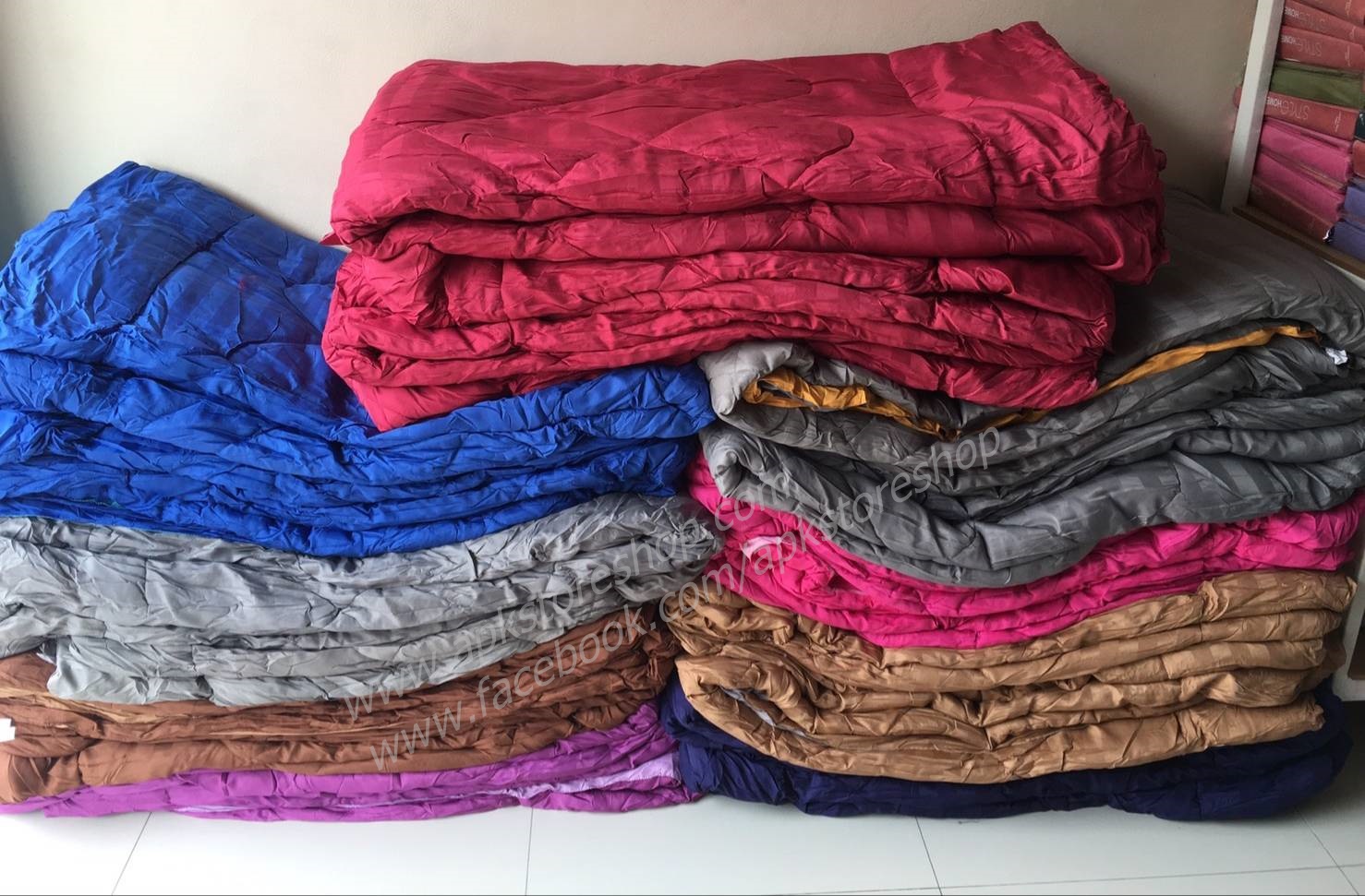 ขายส่ง ชุดผ้าปูที่นอนพร้อมผ้านวม 6ฟุตx6ชิ้น สีพื้น-ลายริ้ว ส่ง 410 บาท