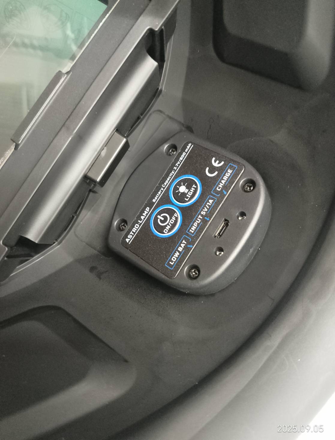 ANDELI หน้ากากปรับแสงอัตโนมัติหน้าจอขนาดใหญ่ มีไฟ LED และมุมมองด้านข้าง MA900VL-AE