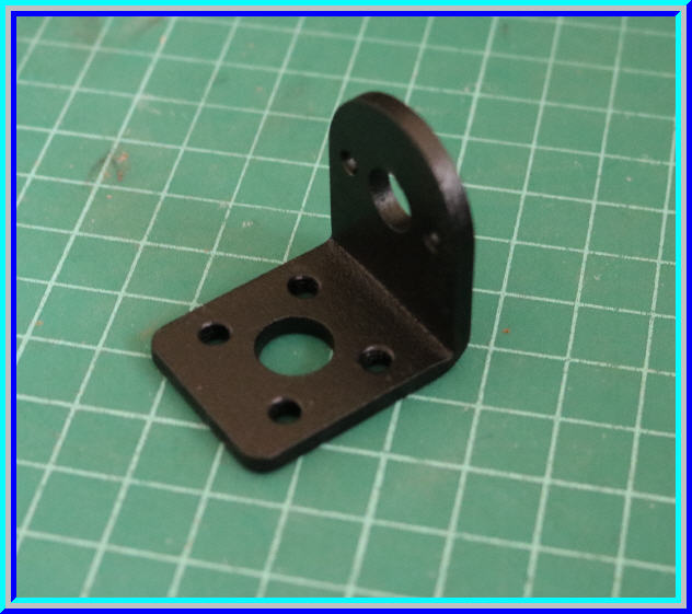 1x ฉากยึดมอเตอร์ เส้นผ่าศูนย์กลาง 25 มม. (Mounting Bracket 25 mm)
