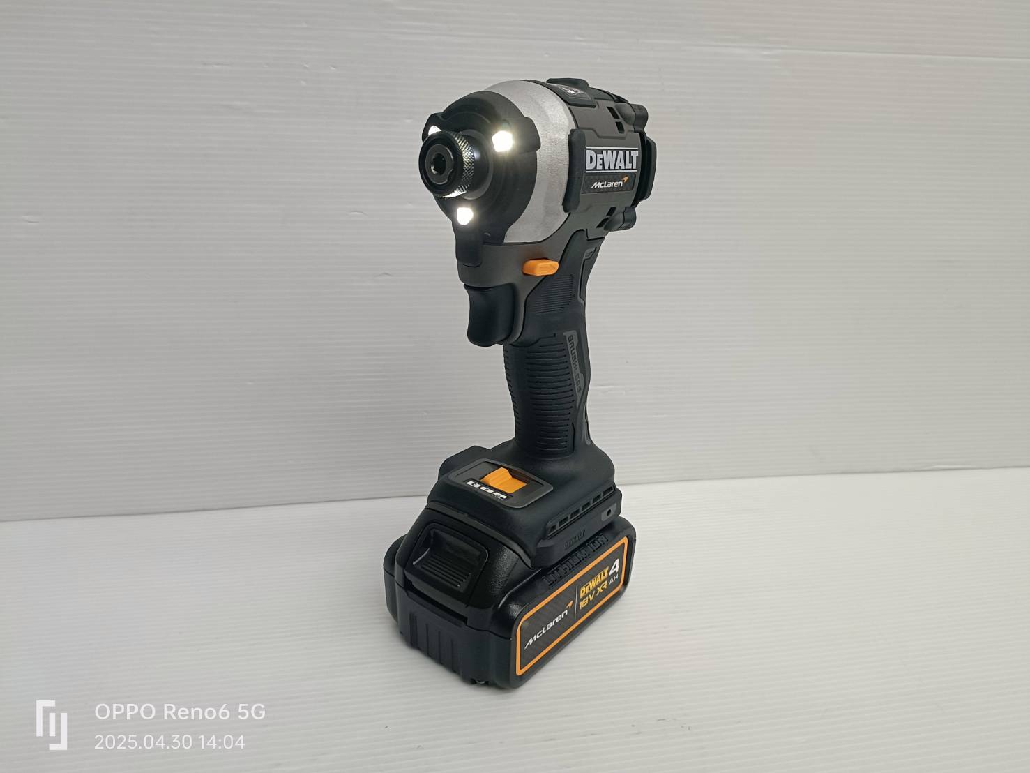 ไขควงกระแทก18V DCF85MM1T-QW DEWALT McLaren