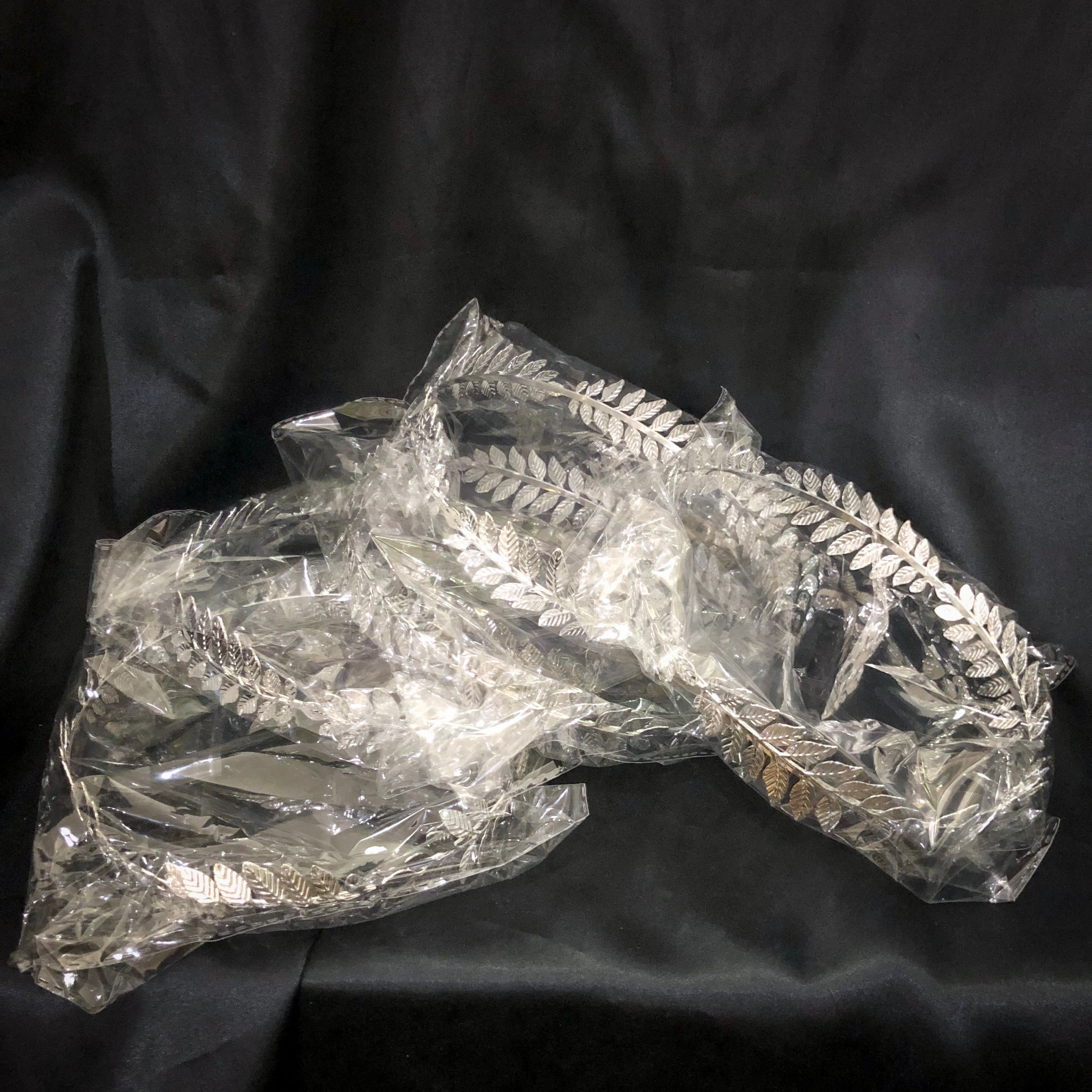 (พร้อมส่งจากไทย) สีเงิน มงกุฎใบมะกอก มงกุฎวินเทจ มงกุฎเจ้าหญิงกรีก มงกุฎปัจฉิม วัสดุอลูมิเนียมอย่างดี ทนทาน น้ำหนักเบา ใส่ได้ทั้งชายและหญิง