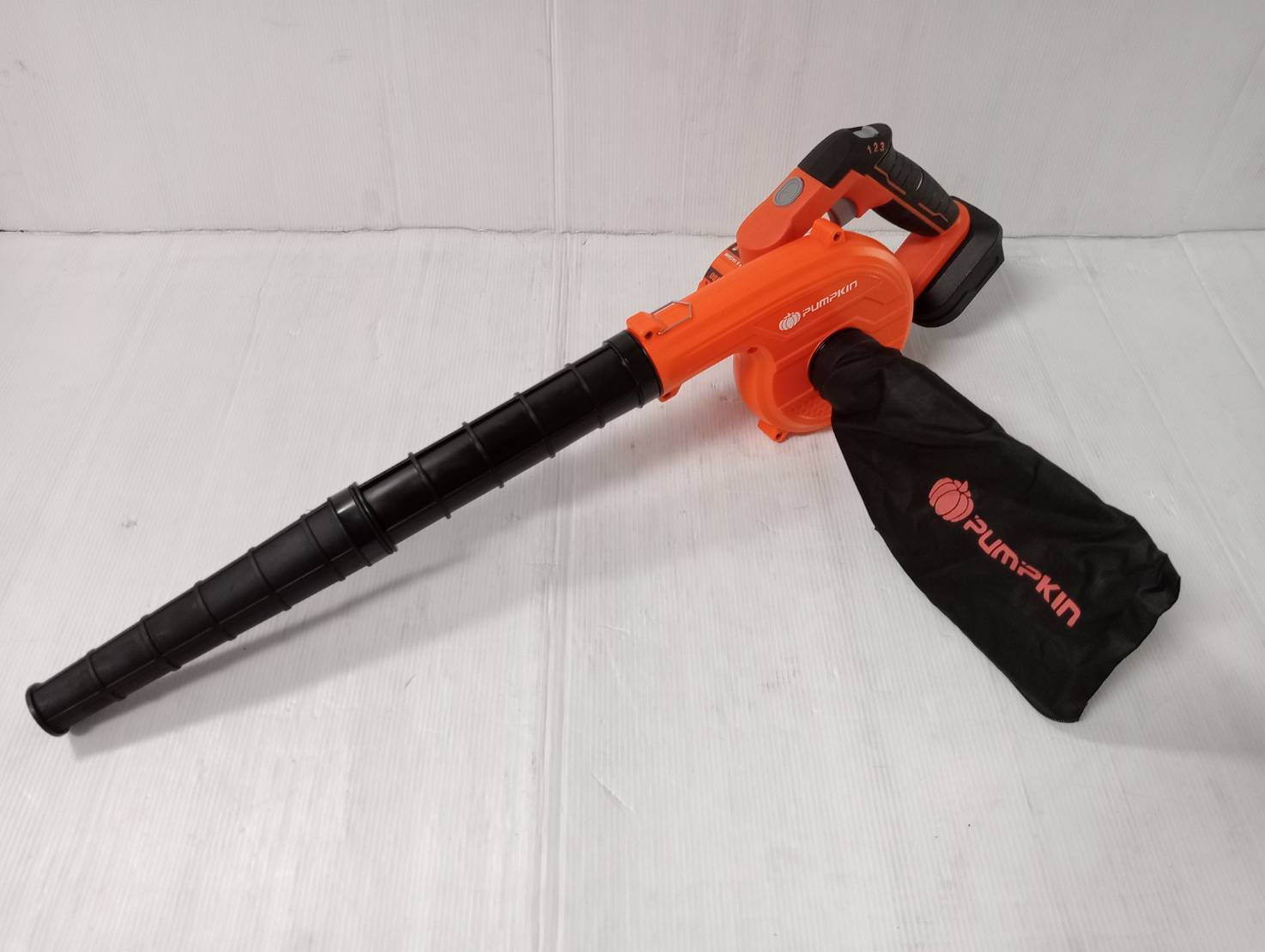 เครื่องเป่าลม-ดูดฝุ่นไร้สาย20V INF-27BV PUMPKIN (ตัวเปล่า) 50361