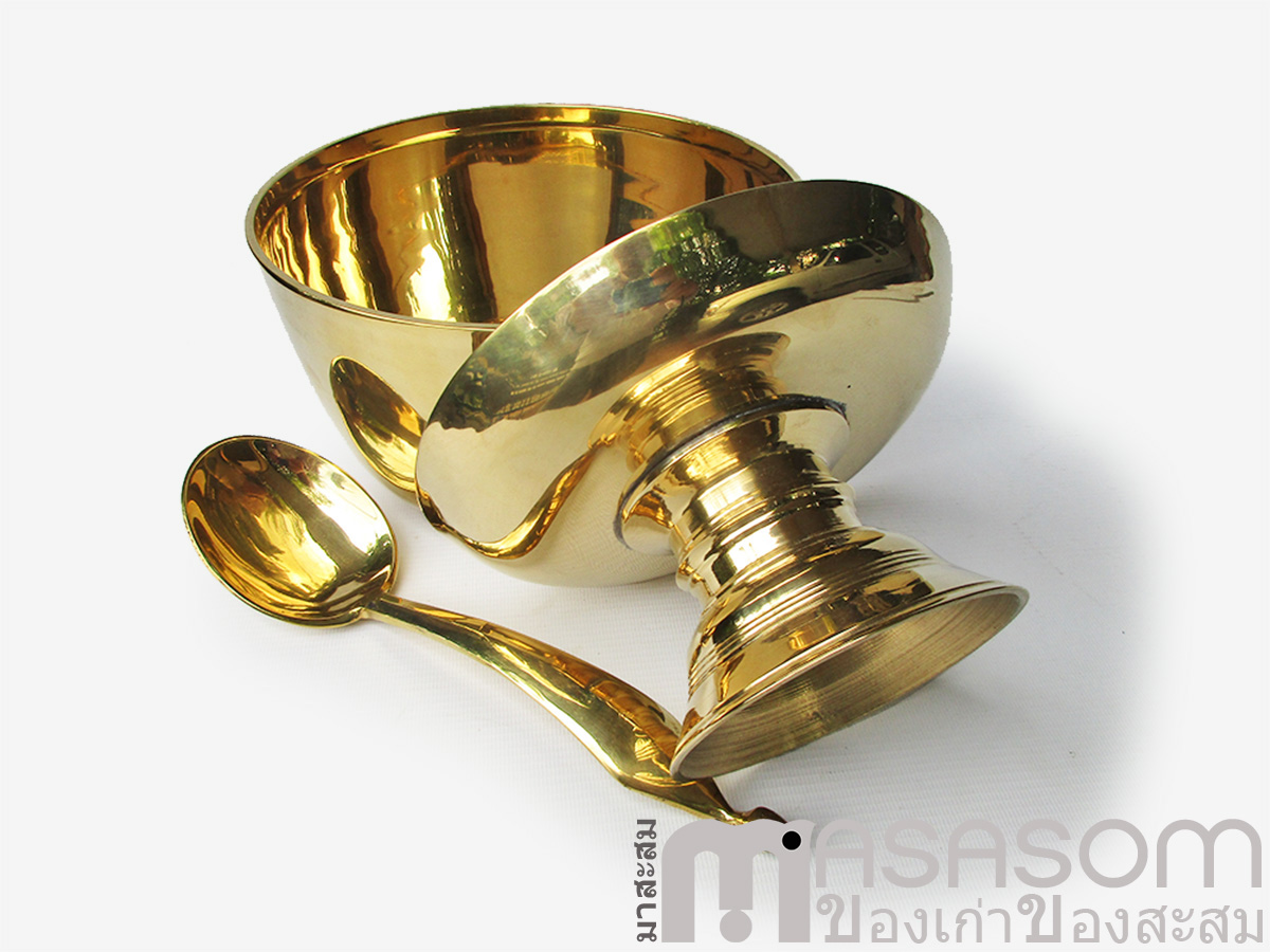 ชุดขันทองเหลืองและพาน 8 นิ้วครึ่ง