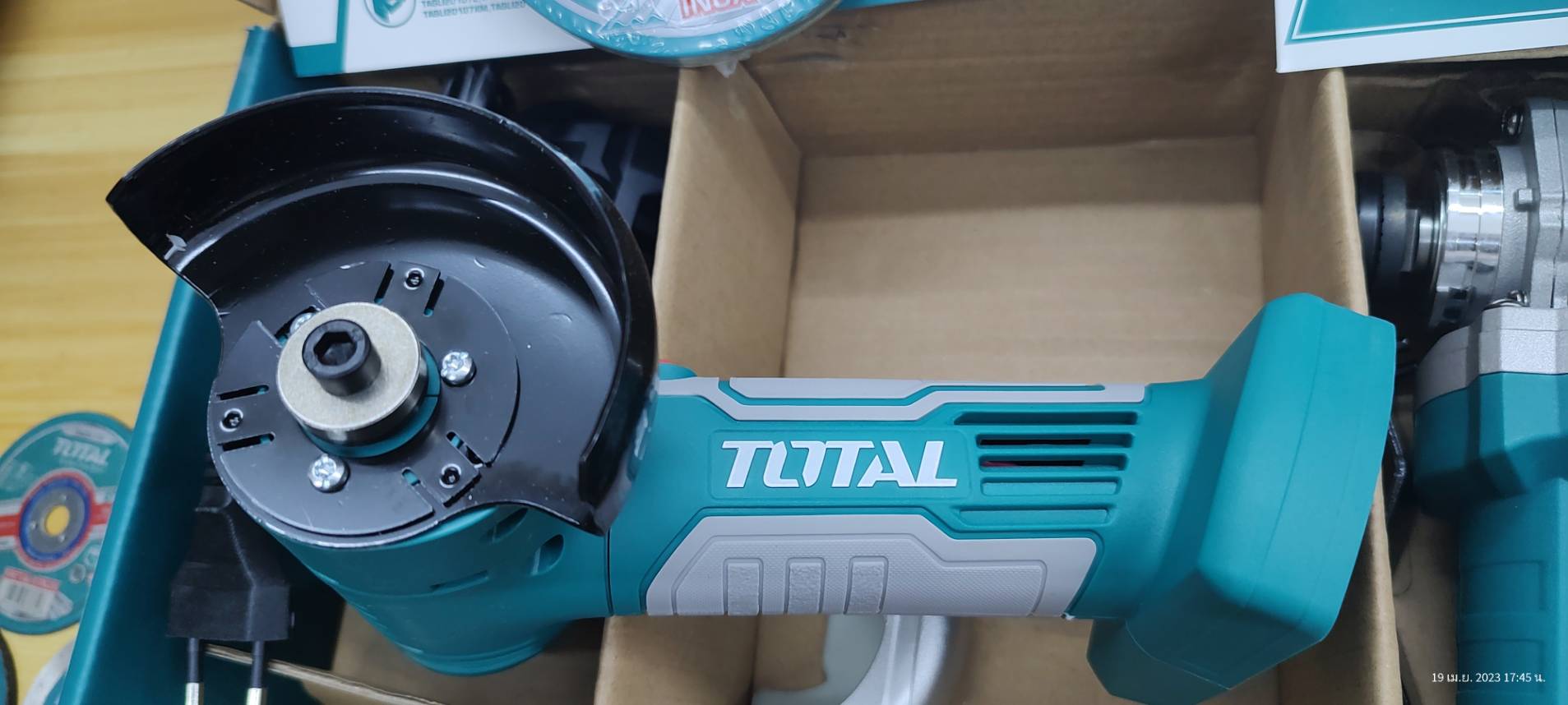 ชุดคอมโบ้เครื่องเจียร20V TOSLI2211410 TOTAL (TAGLI20107+TAGLI7601)