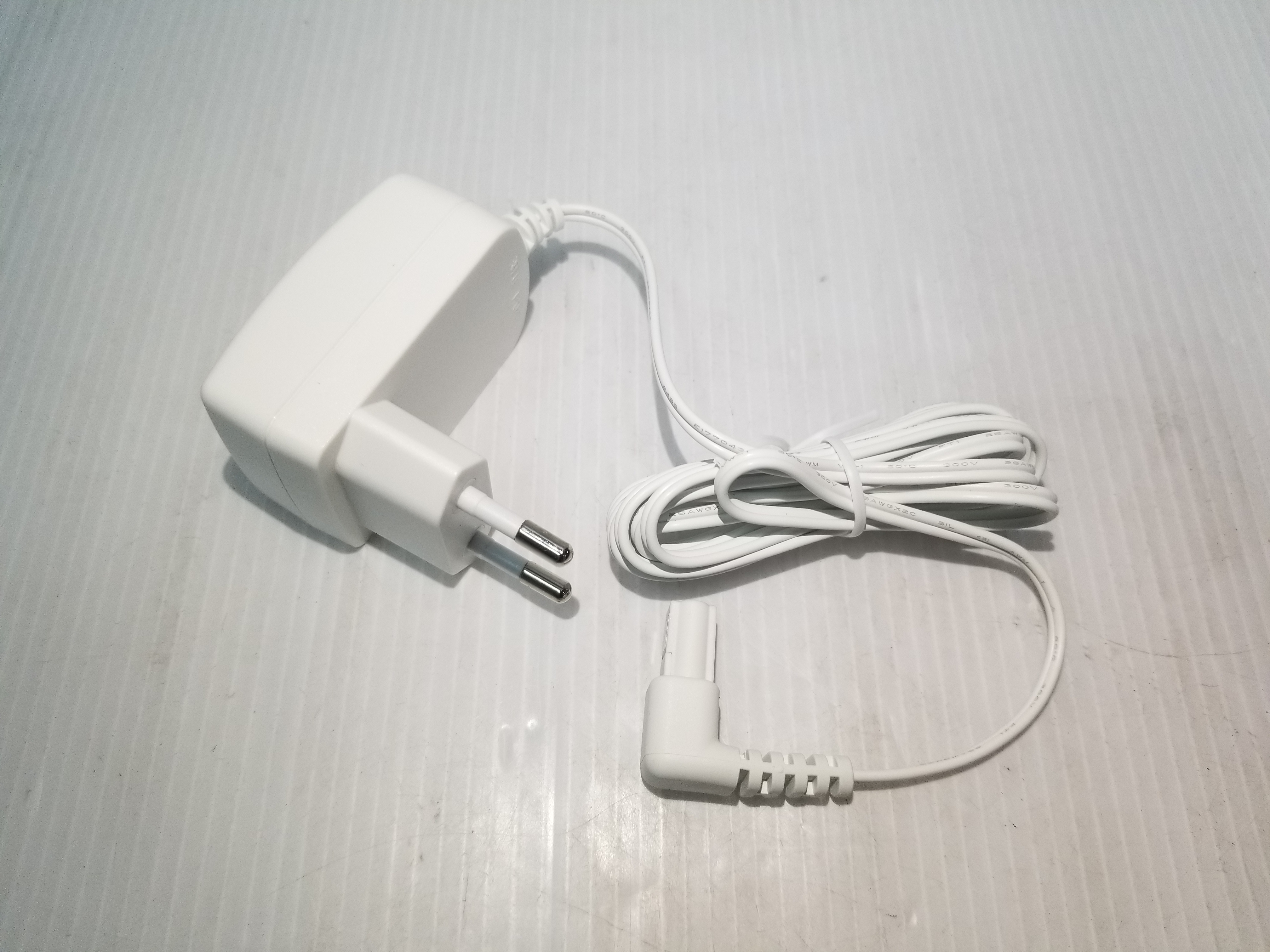 เครื่องดูดฝุ่นมือถือไร้สาย NVB115J BLACK&DECKER REVIVA