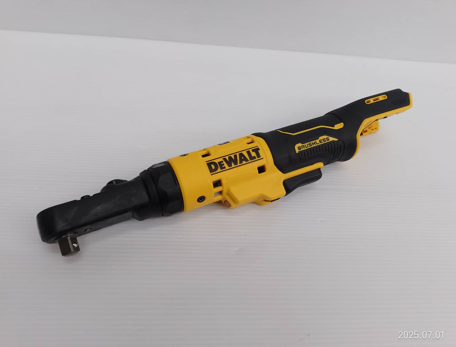 DEWALT ประแจบล็อก1/4-3/8 นิ้ว 12V DCF500N-XJ ด้ามสั้น (ตัวเปล่า)