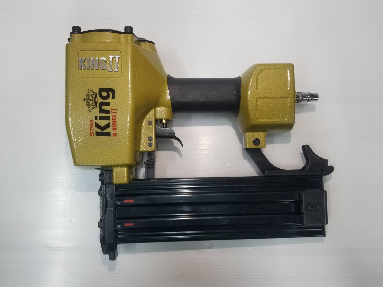 แม็กยิงตะปูลมคอนกรีต-ไม้ ขาเดี่ยว ST-64 KING (M-SERIES) II