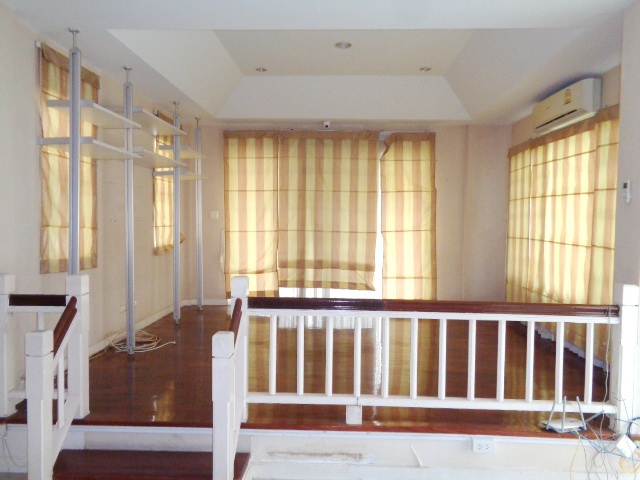 🚩H1091 ขายบ้านเดี่ยว 76.3 ตร.วา หมู่บ้านมัณฑนา วัชรพล-รามอินทรา2 แขวงท่าแร้ง เขตบางเขน ทำเลดี ใกล้ห้าแยกวัชรพล อยู่หลังมุม