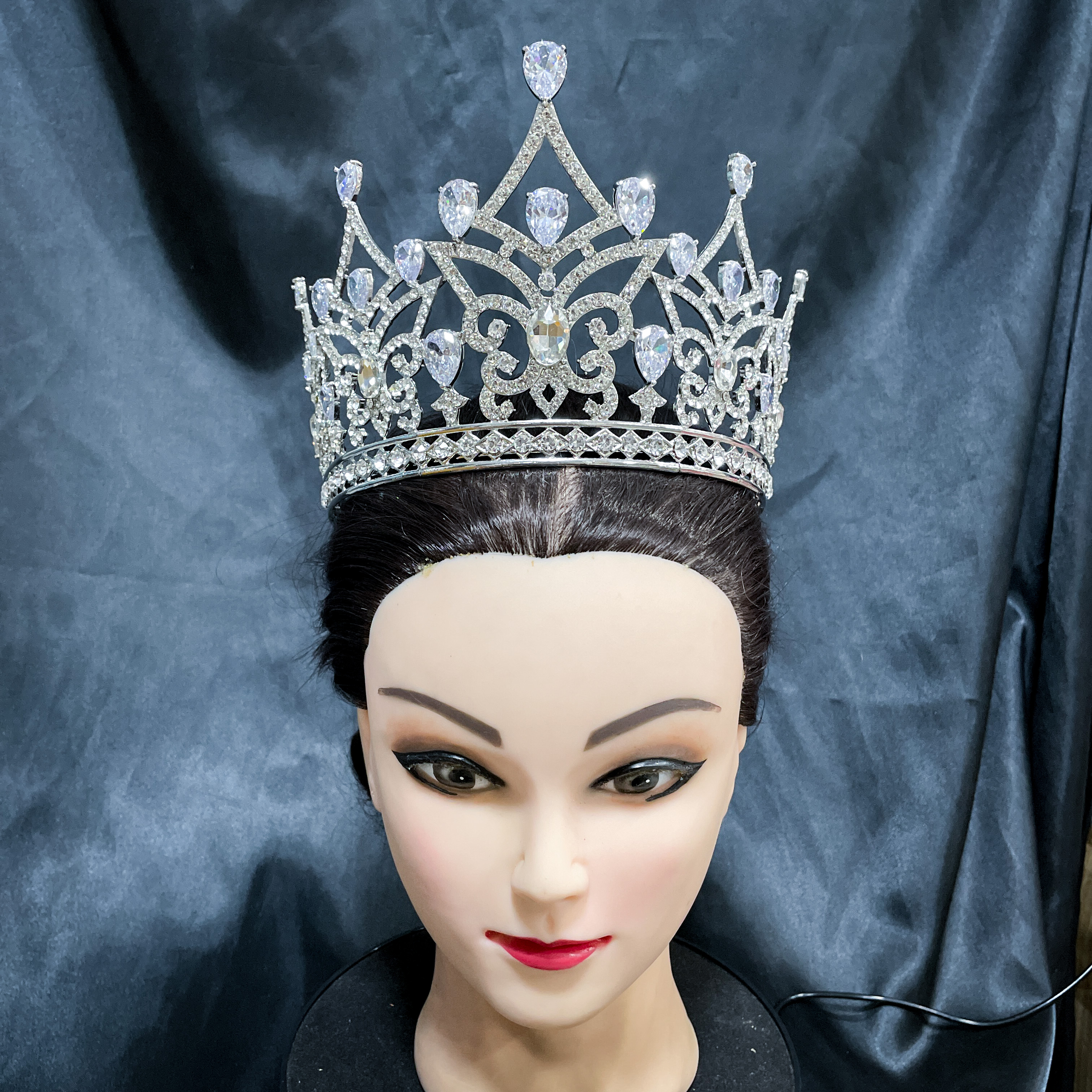 (พร้อมส่ง) มงกุฏ 090 สีขาว มงกุฎนางงาม มงกุฎเพชร มงกุฎประกวด สินค้าพร้อมส่ง ไม่ต้องรอนาน งานพรีเมี่ยม