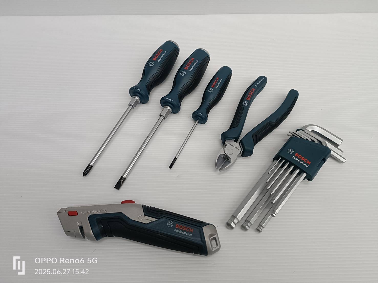 ชุดเข็มขัดช่างไฟ+อุปกรณ์ 1600A02H5C BOSCH