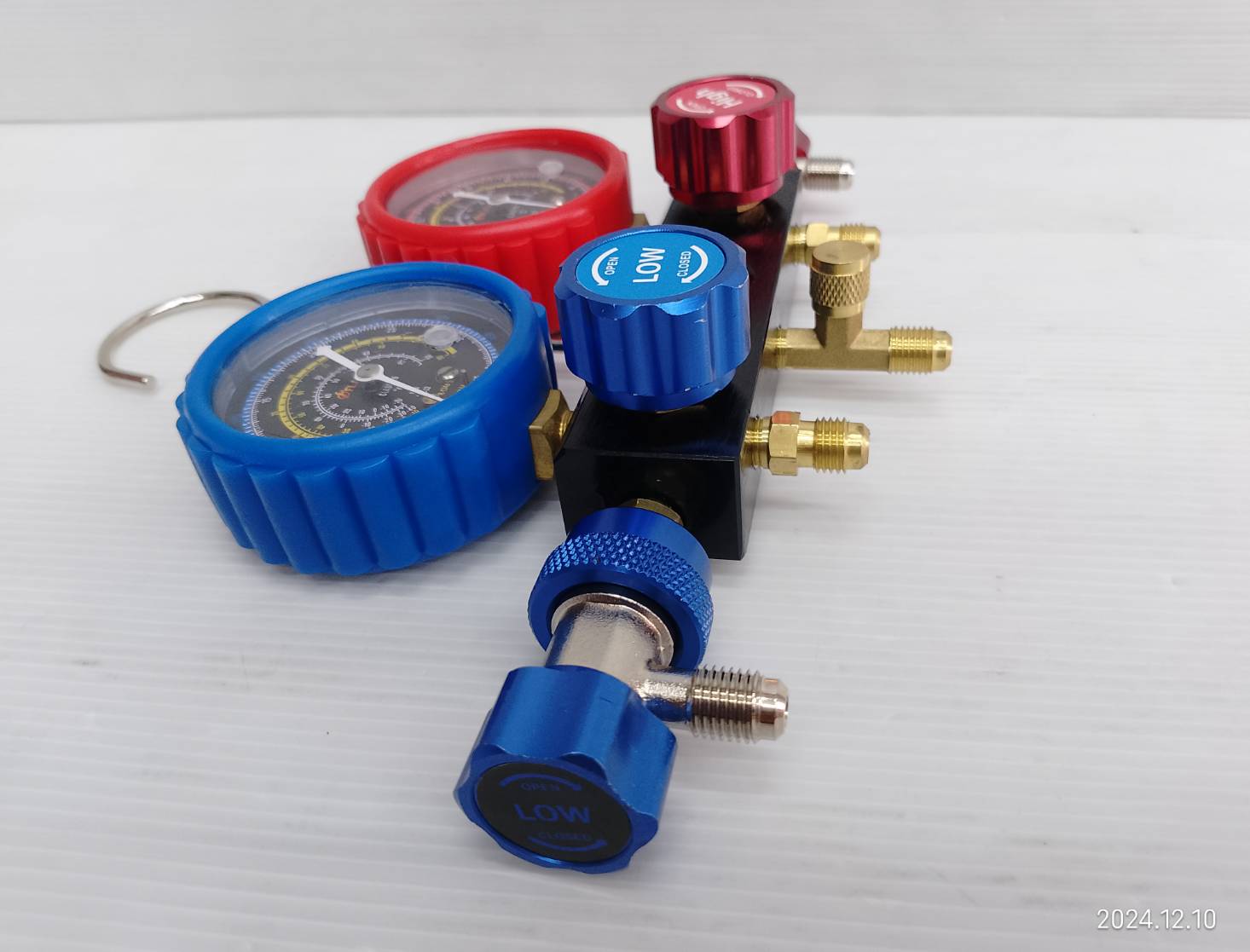 FLASH ชุดเกจวัดน้ำยาแอร์ พร้อมสาย 36 นิ้ว และอุปกรณ์ครบชุด R410, R32, R134A, R22 No.FS-AC002