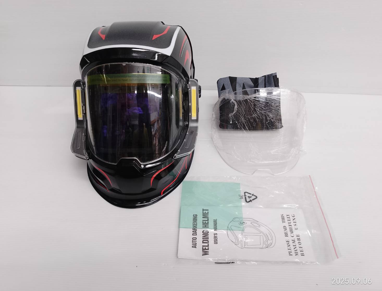 ANDELI หน้ากากเชื่อมอัตโนมัติ ให้สีจริง ปรับเฉดได้ พร้อมไฟ LED ทันสมัยแบตเตอรี่ชาร์จไฟได้ MONER-950L 142-1031